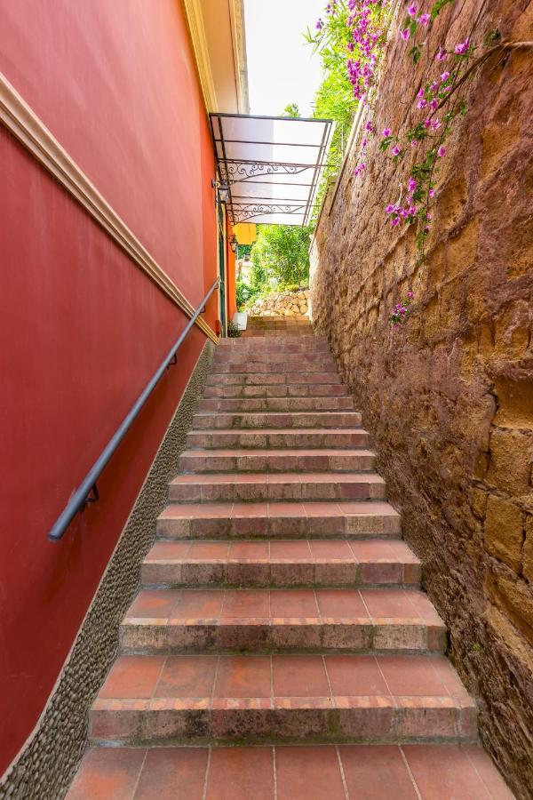 Villa Dolcevita With Parking By Napoliapartments Exterior photo