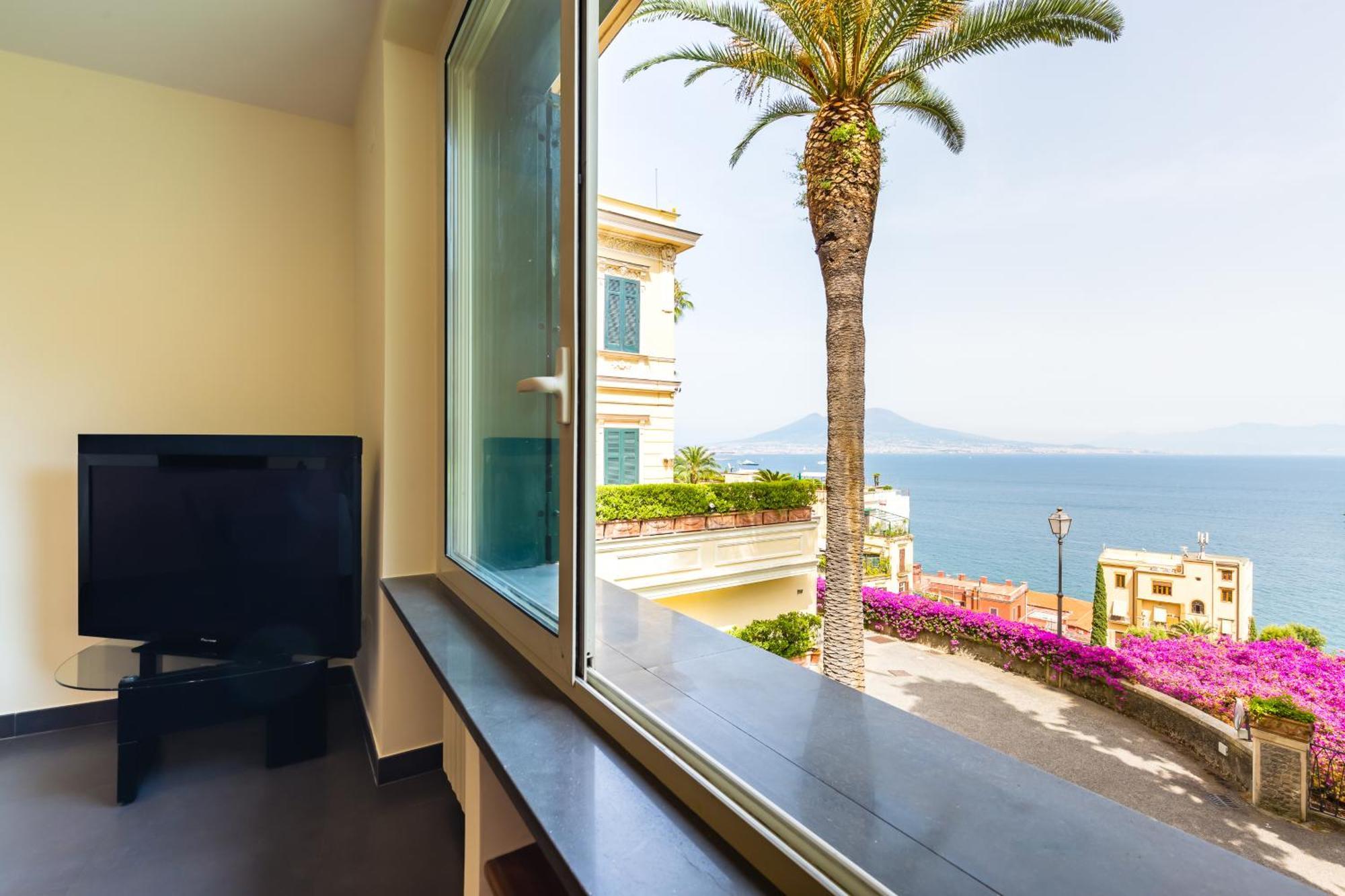 Villa Dolcevita With Parking By Napoliapartments Exterior photo